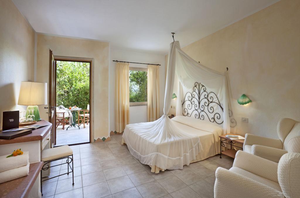 Hotel Capo D'Orso Thalasso & Spa Палау Стая снимка